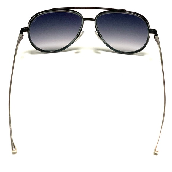 Entourage of 7 - Picture 3 of 3